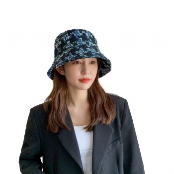 Autumn winter bucket hat