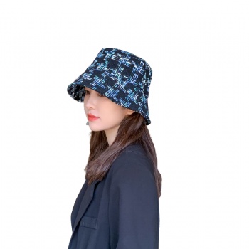 Autumn winter bucket hat